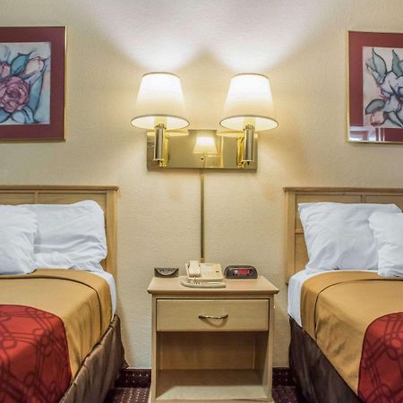 Econo Lodge Dewitt I-90 Eksteriør billede