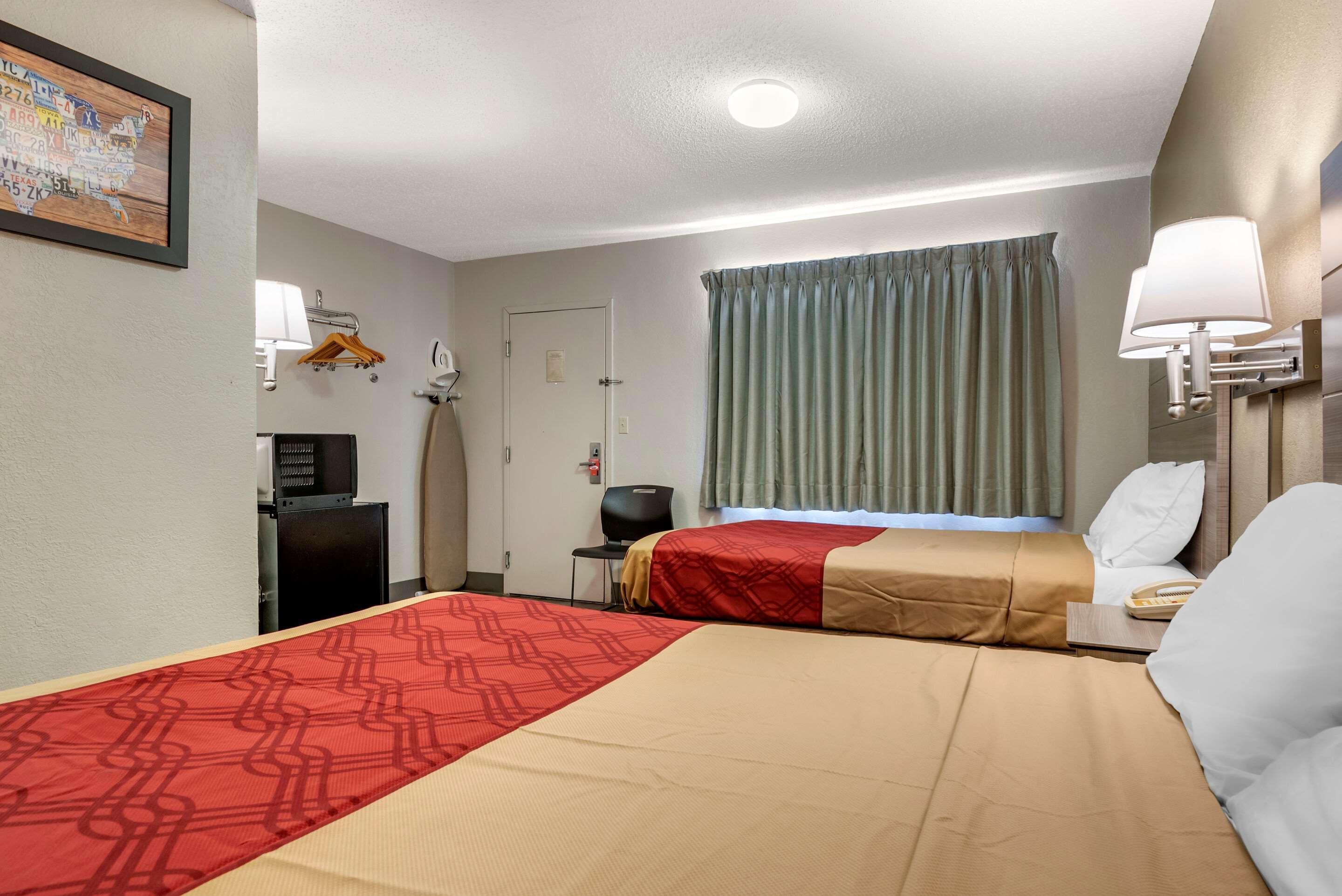 Econo Lodge Dewitt I-90 Eksteriør billede