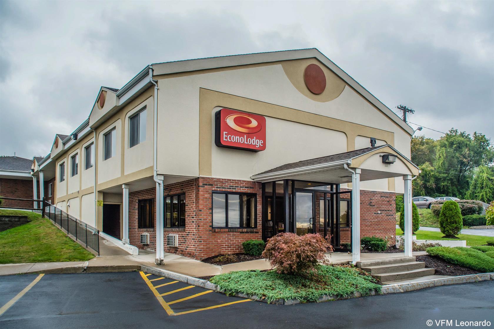 Econo Lodge Dewitt I-90 Eksteriør billede