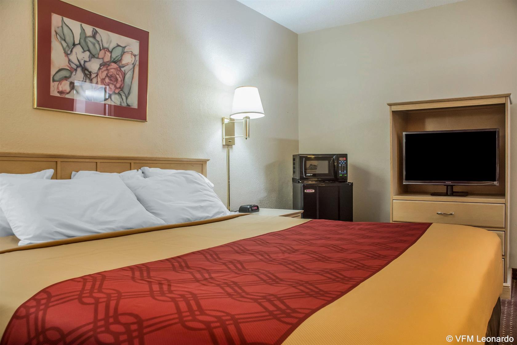 Econo Lodge Dewitt I-90 Eksteriør billede