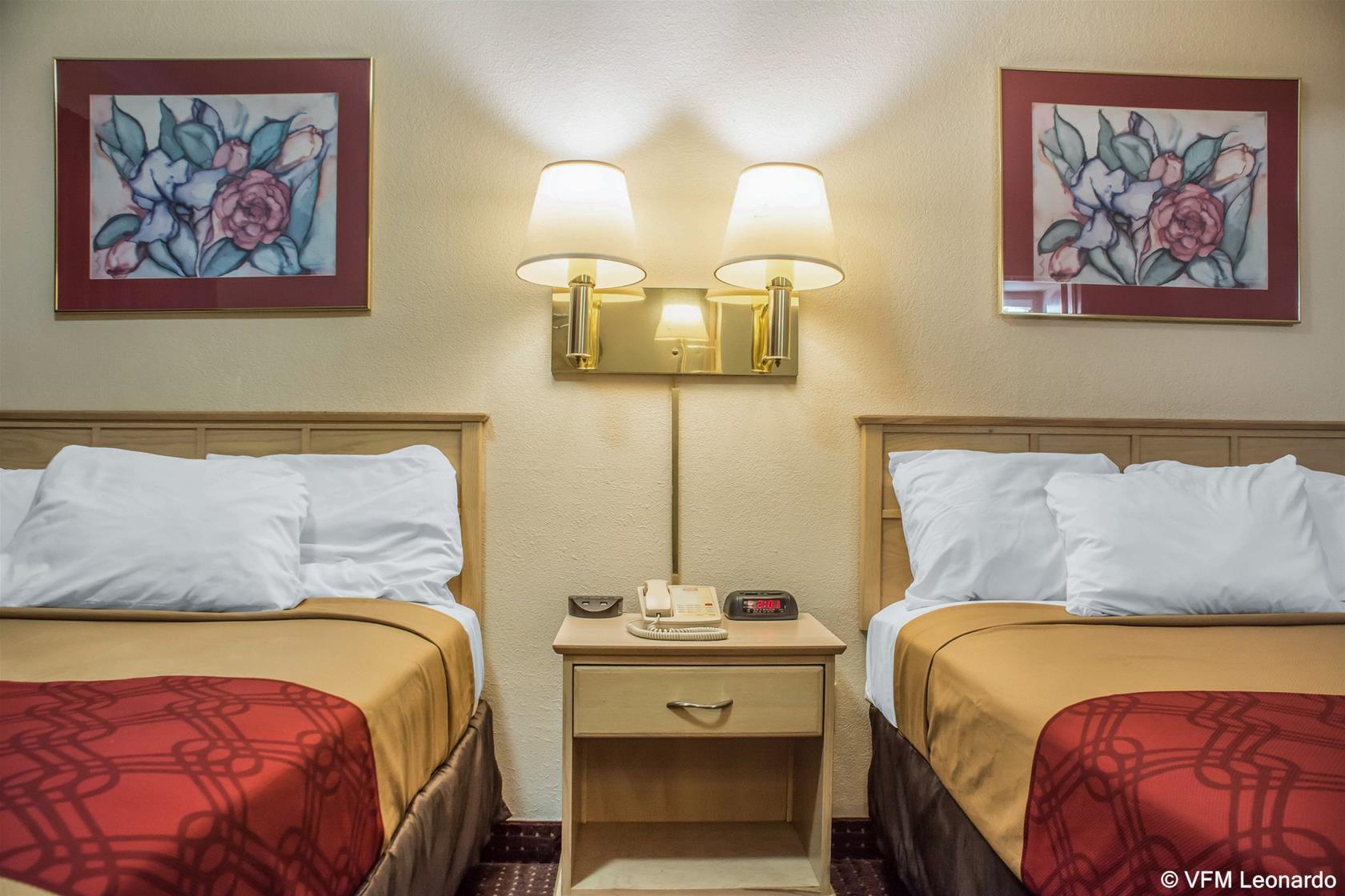 Econo Lodge Dewitt I-90 Eksteriør billede