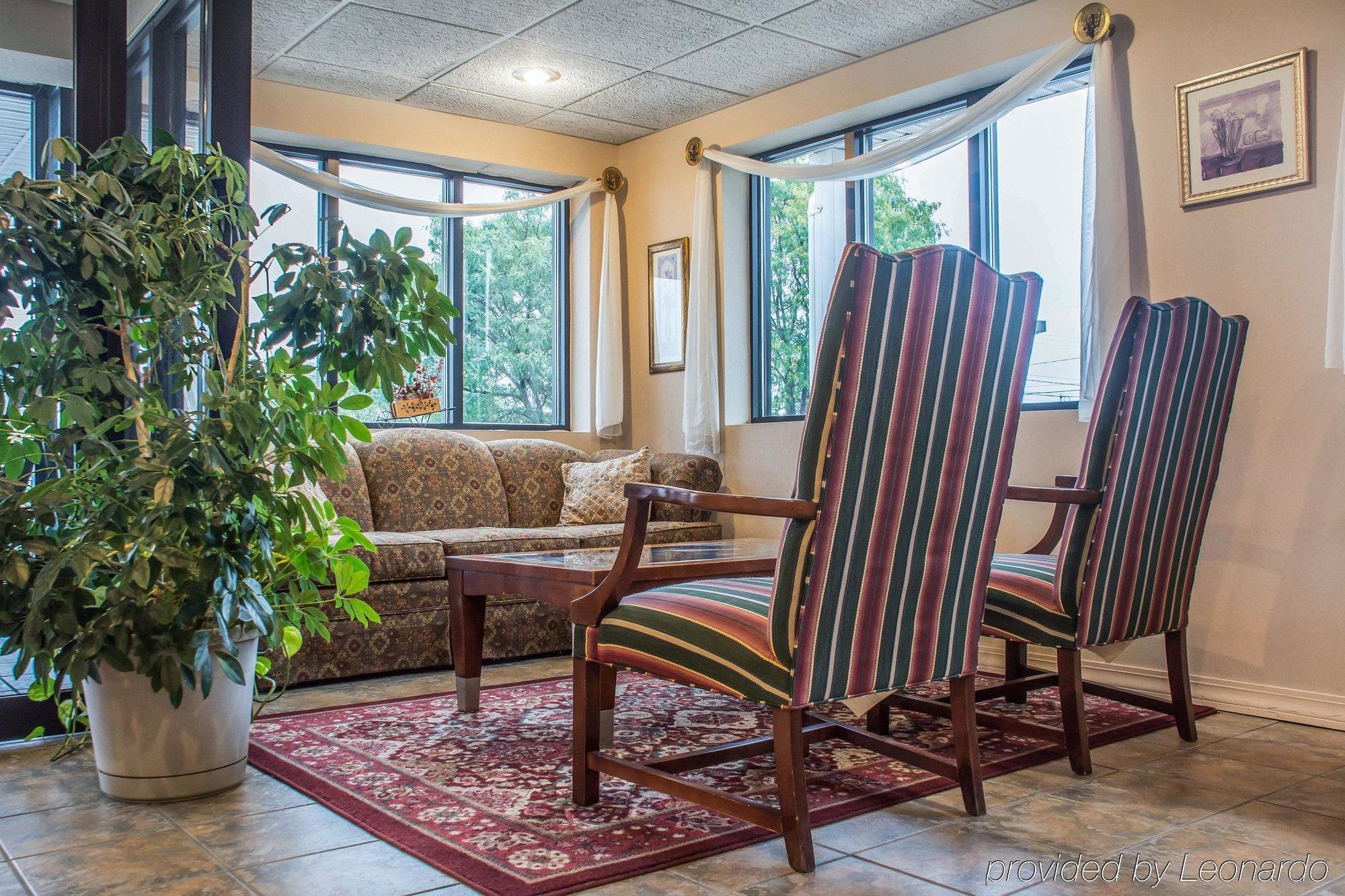 Econo Lodge Dewitt I-90 Eksteriør billede