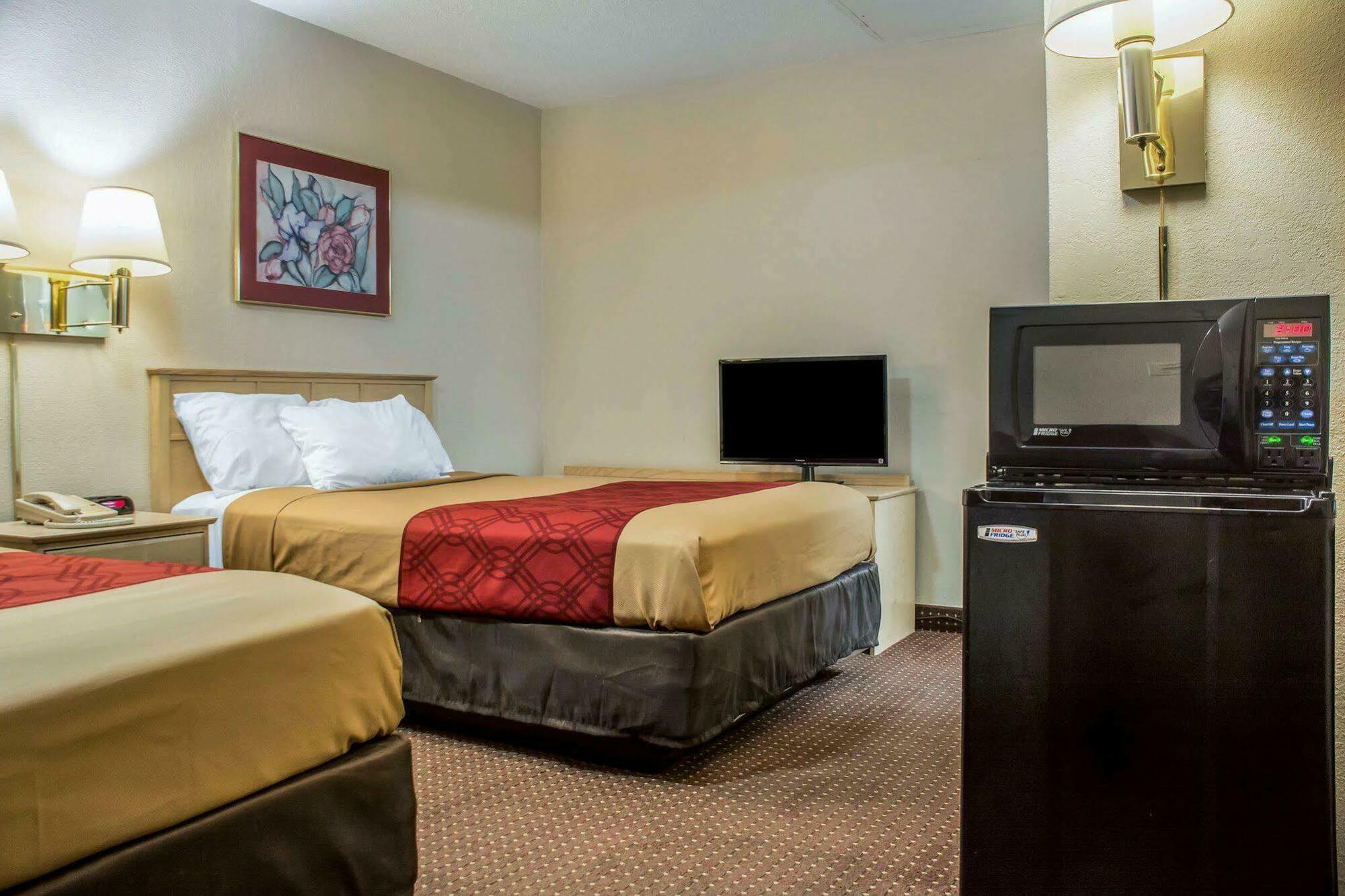 Econo Lodge Dewitt I-90 Eksteriør billede